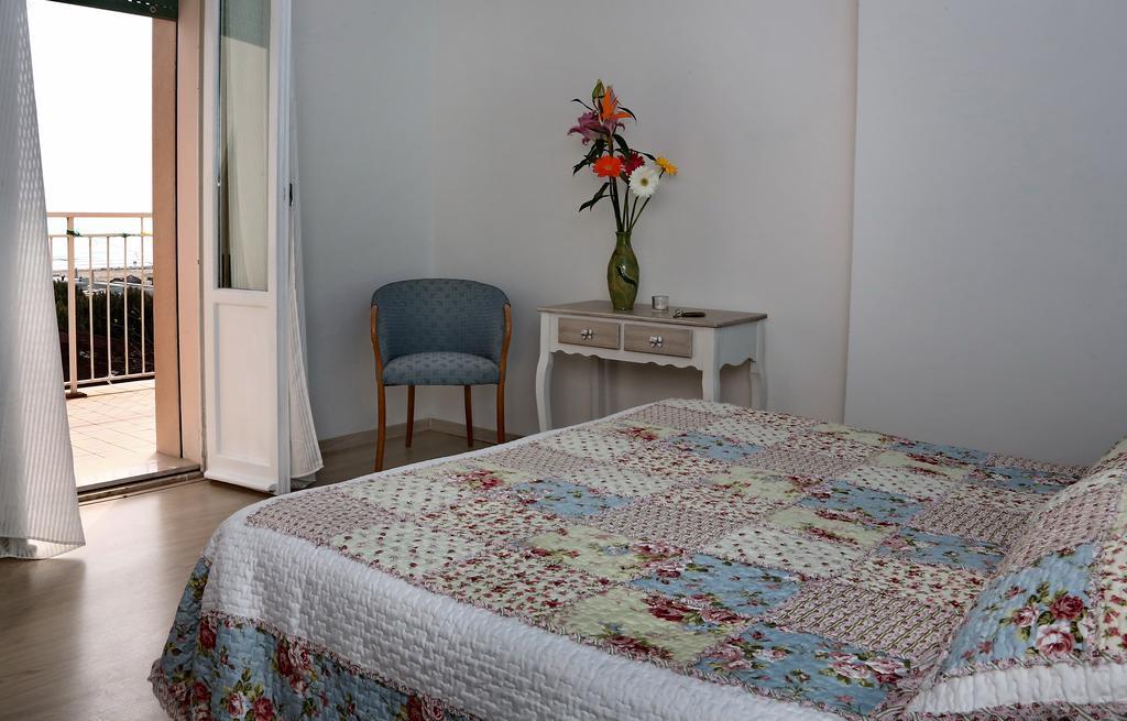Hotel Santiago Милано Мартима Екстериор снимка