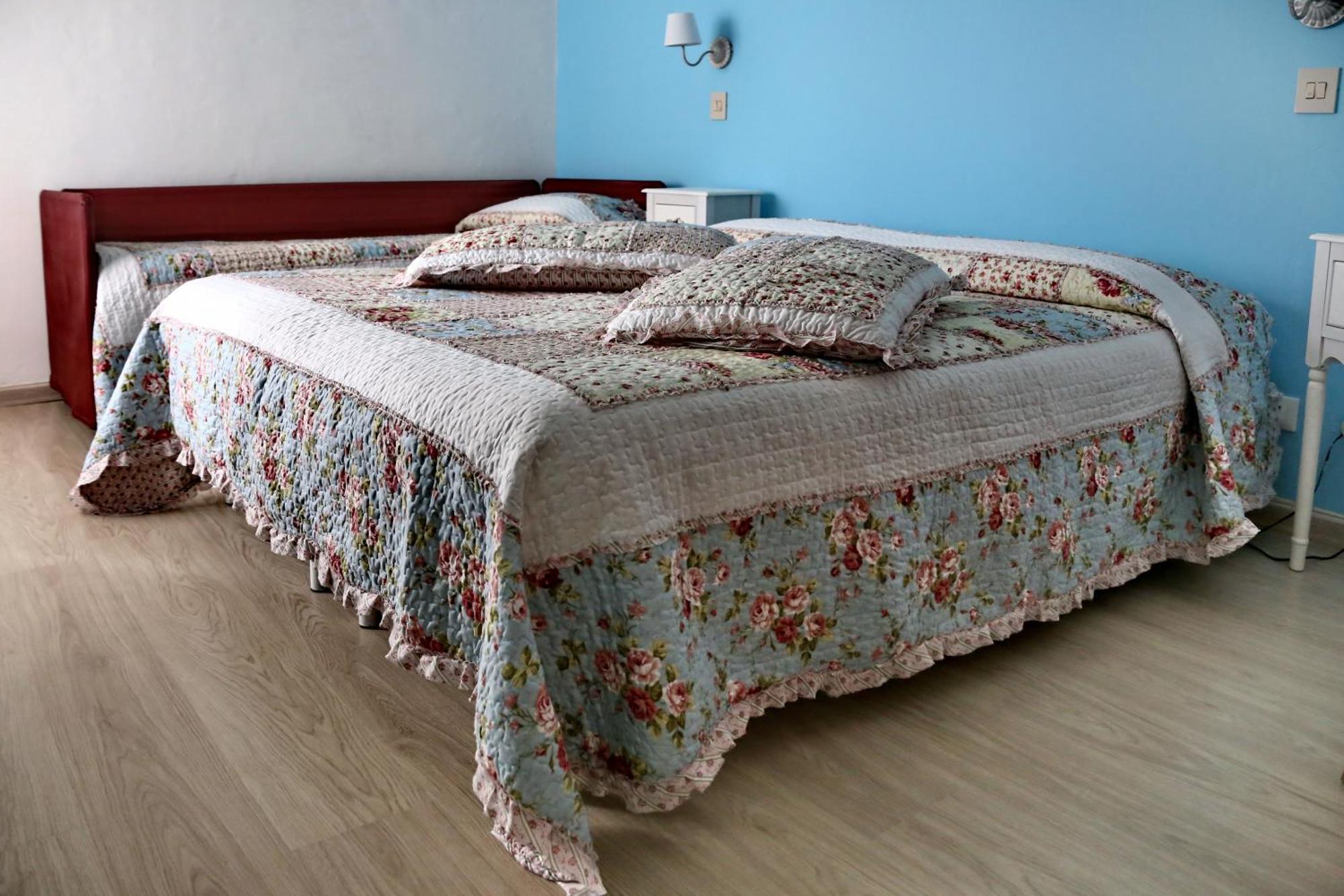 Hotel Santiago Милано Мартима Екстериор снимка