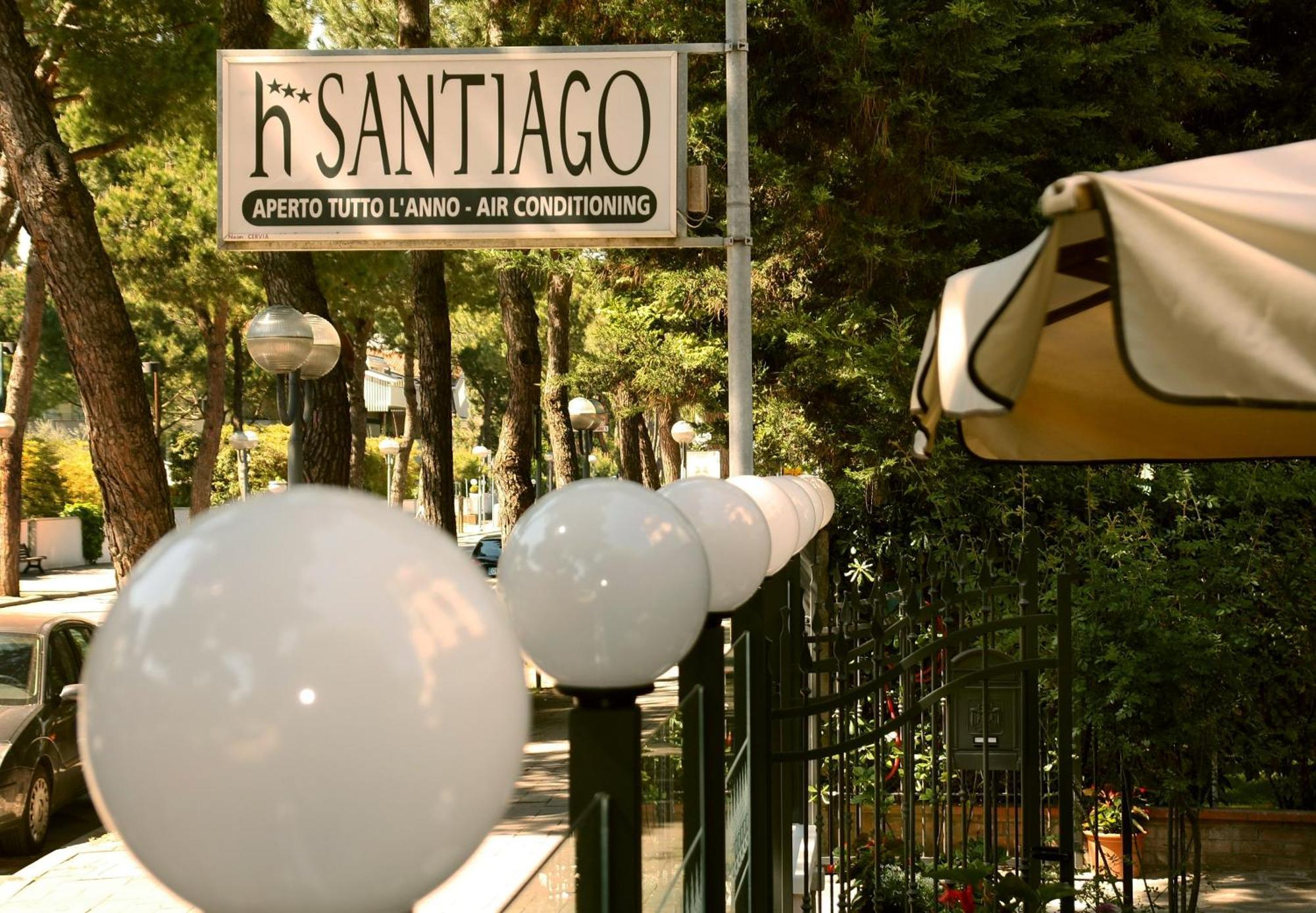 Hotel Santiago Милано Мартима Екстериор снимка